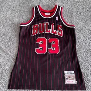 Authentic Mitchell & Ness Scottie Pippen NBA Chicago Bulls 95-96 Jersey 40 M